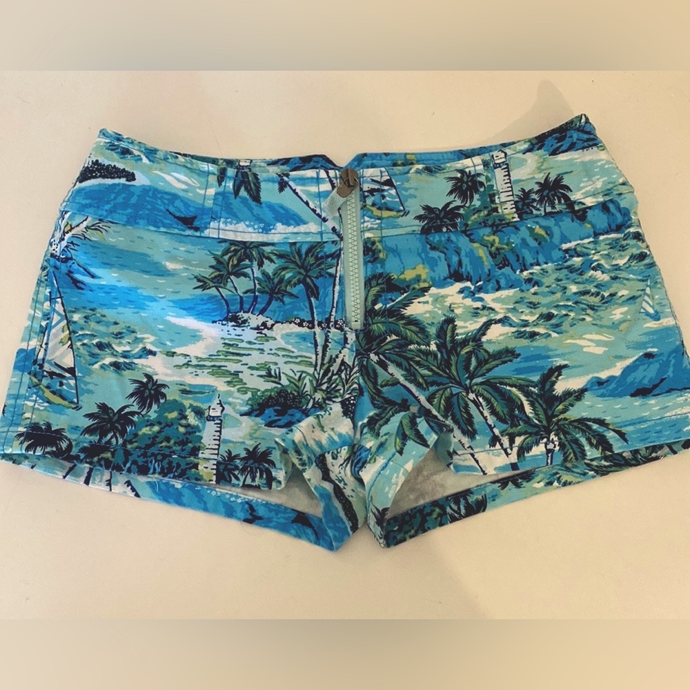 Express Tropical Front zip Low-rise shorts